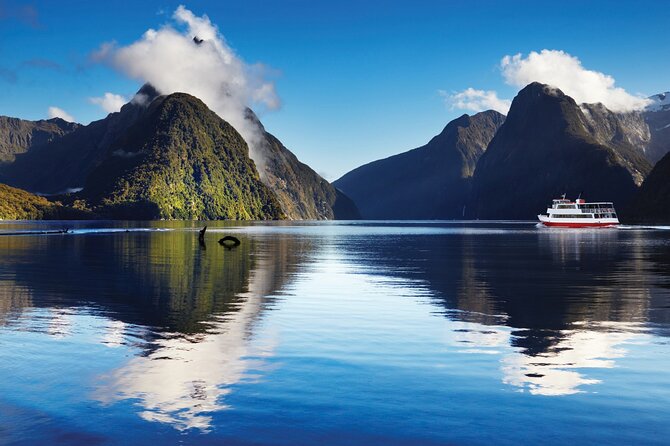 Milford Sound Small Group Tour, Cruise & Picnic Lunch - Eglinton Valley offers the broadest view