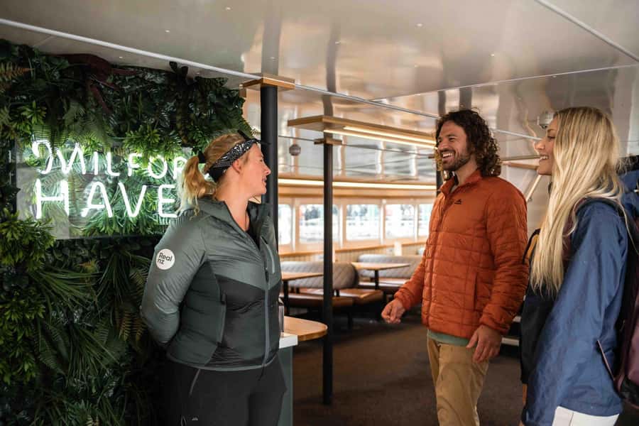 Milford Sound: Wildlife & Nature Cruises - Wildlife watching: seals, dolphins, and penguins