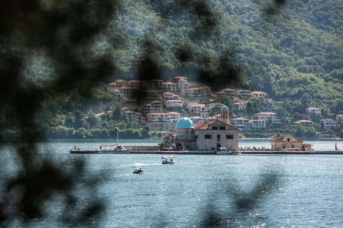 Montenegro: Bay of Kotor Day Trip from Dubrovnik English -Español - How much of the day goes to the bus?