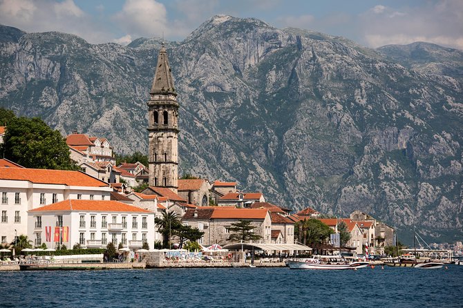 Montenegro: Bay of Kotor Day Trip from Dubrovnik English -Español - Guide quality and the bilingual format