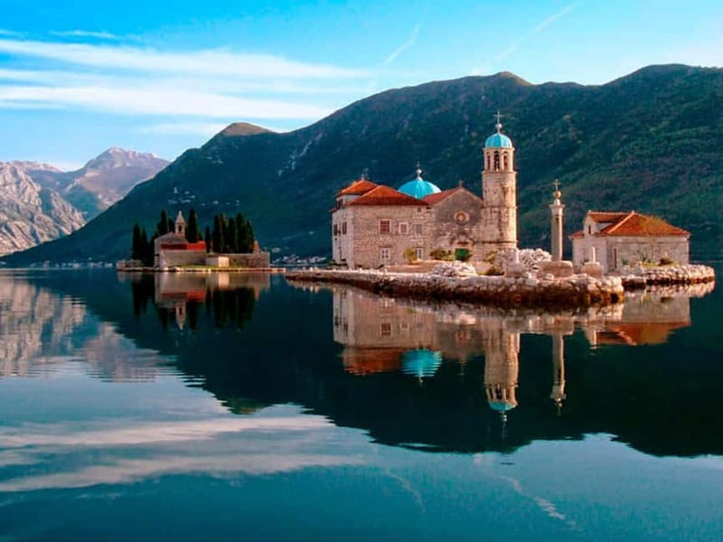 Montenegro Tour with Optional Kotor Bay Boat Cruise - Crossing the border into Montenegro