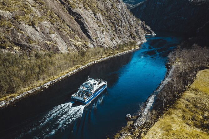 Mostraumen Fjord Cruise - Commentary, crew, and sound quality