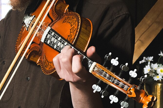 Music of the Fjord: Norwegian Folk at The Fjord Farm in Flåm - How the one-hour schedule fits a Flåm day