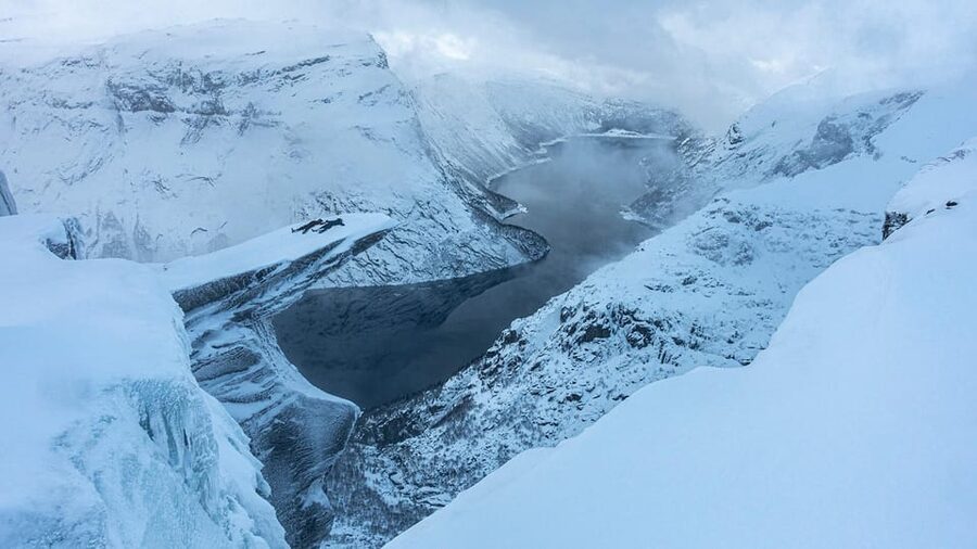 Odda: Trolltunga Winter Hike on Snowshoes - Pack for a long, cold day