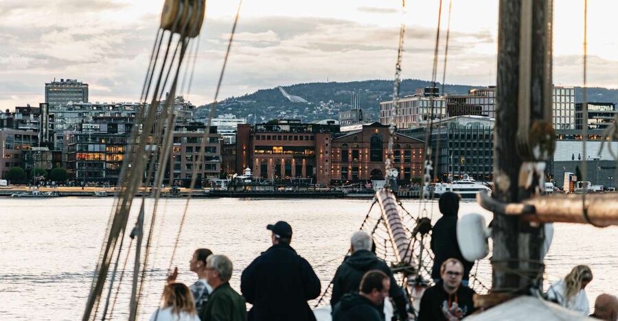 Oslo: Fjord Evening Cruise with Shrimp Buffet - Three hours through Oslofjord