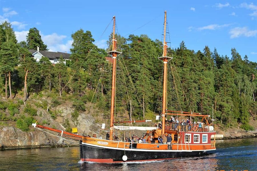 Oslo: Fjord Mini Cruise by Wooden Sailing Ship - The first view of the Oslo Fjord