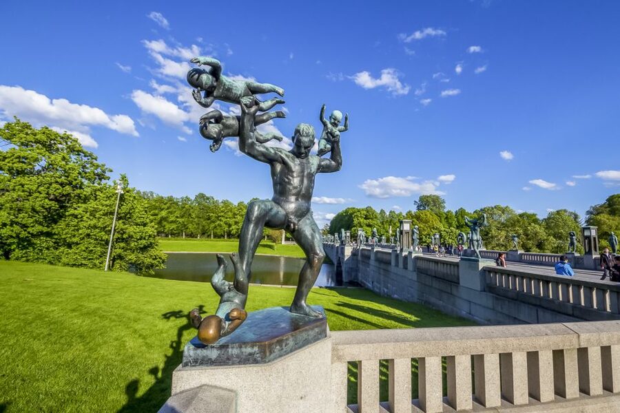 Oslo: Grand City Sightseeing Tour by Bus with Fjord Cruise - Vigeland Sculpture Park: a walk through one artist’s world