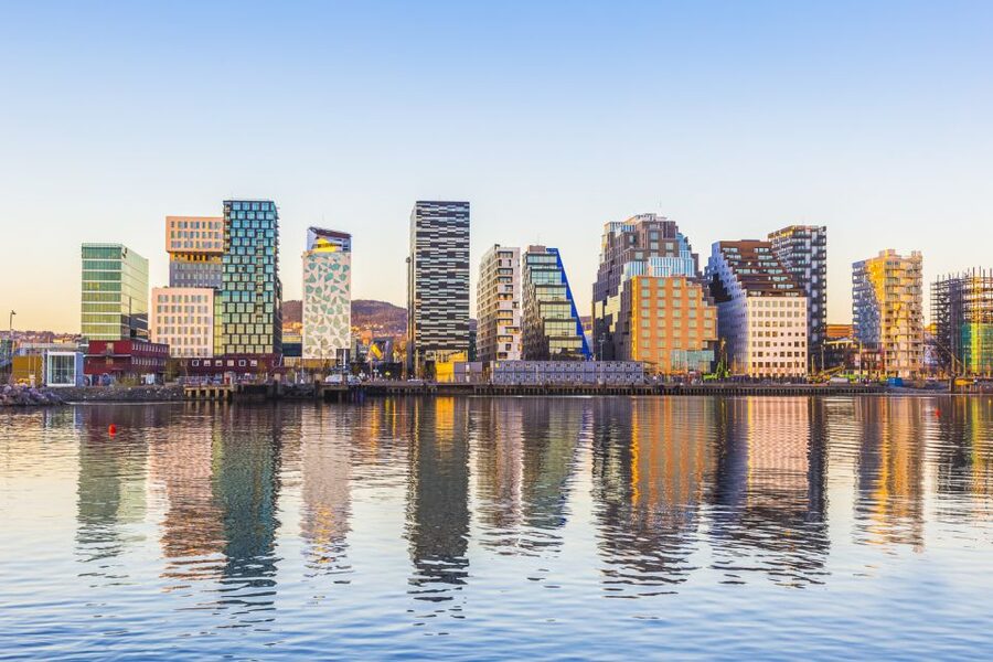 Oslo: Grand City Sightseeing Tour by Bus with Fjord Cruise - Holmenkollen: Oslo’s high point and ski-jump photo stop