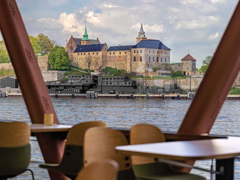 Oslo: Guided Sightseeing Fjord Cruise on Premium Silent Boat - Finding the best seat on Ms Brisen