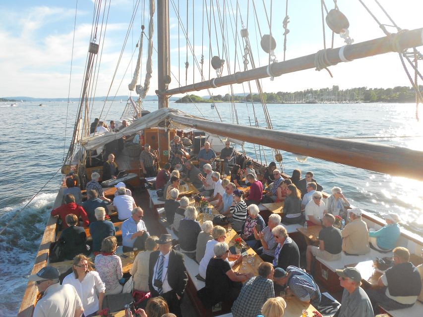 Oslo: Oslo Fjord Cruise with Live Jazz Music & Shrimp Buffet - Meeting at Oslo City Hall Pier 3