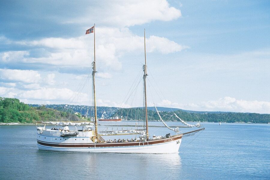 Oslo: Oslo Fjord Cruise with Live Jazz Music & Shrimp Buffet - Comfort, weather, and what to bring