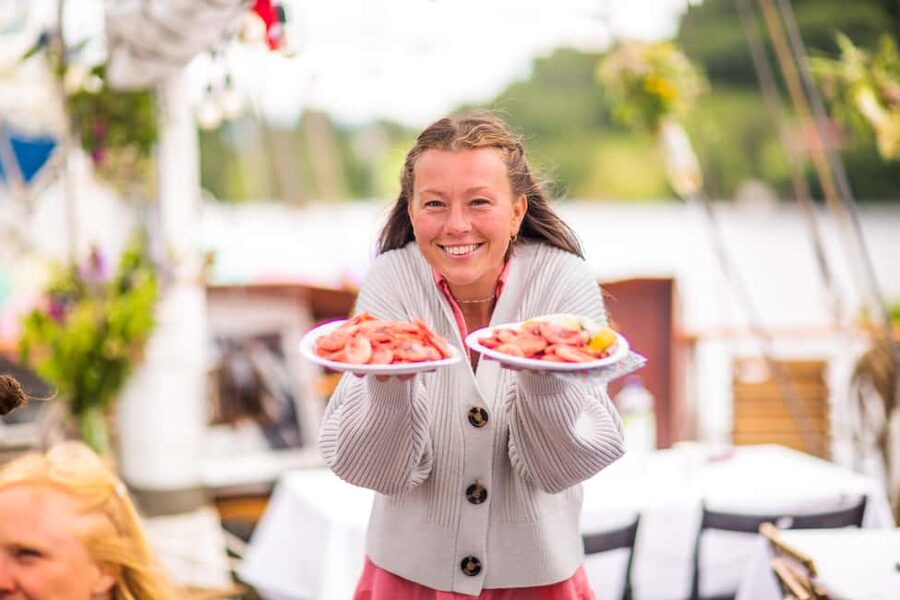 Oslo: Oslofjord Fjord-Style Dinner Cruise - A seafood supper with Oslofjord outside your window