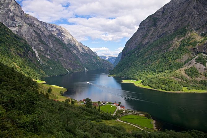Oslo To Bergen Self-Guided Full Day Trip with Flåm Railway And Fjord Cruise - Why this Oslo to Bergen route is special