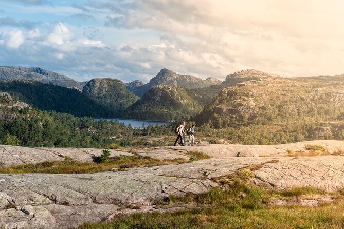 Preikestolen | Pulpit Rock - Hike with a local guide - Lunch with a fjord view and a Norwegian snack