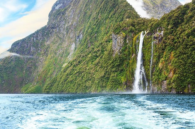 Premium Milford Sound Tour, Cruise & Lunch from Te Anau - Through the Homer Tunnel toward Milford Sound