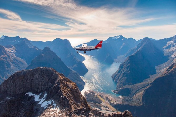 Premium Milford Sound Tour Including Cruise, Flight & Lunch - The scenic flight back to Queenstown