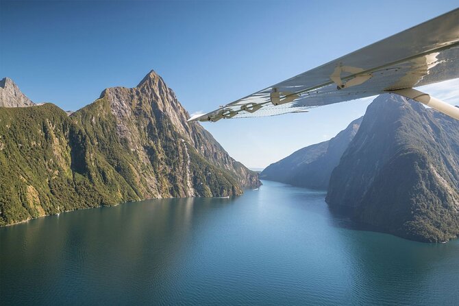 Premium Milford Sound Tour Including Cruise, Flight & Lunch - Eglinton Valley and the first Fiordland views