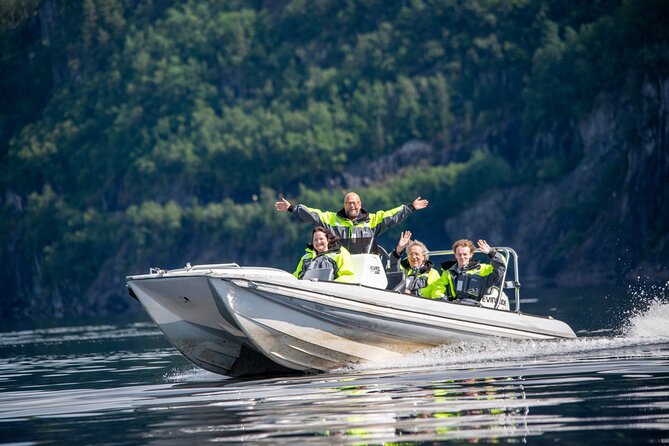 Private Cruise: Mostraumen by Zodiac or Lux Pontoon Boat - Veafjorden, the roadless stretch