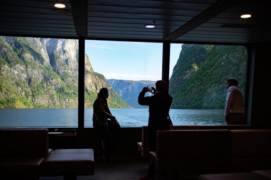 Private Day Tour- Flam Railway & Fjord Cruise From Bergen - The road back through Gudvangen