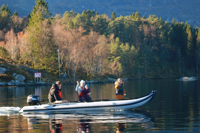 Private Fjordcruise by Luxury Pontoon Boat - Bergen Fjords - Food and the shape of the day