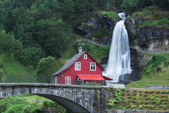 Private Guided Tour of Bergen and the Best of Norwegian Fjords - Omaholmen and the first fjord views
