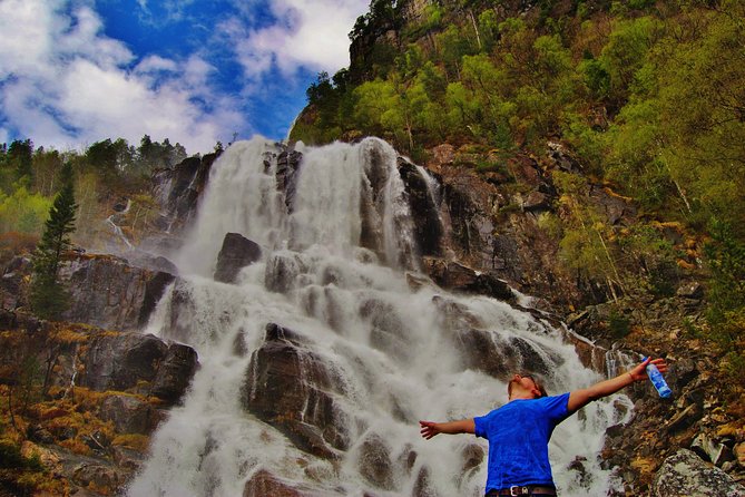 PRIVATE GUIDED TOUR: Secrets of the Fjords - the Osterfjord and Mo, 6-7 hours - Waterfalls at Hesjedalsfossen and Kvernhusfossen