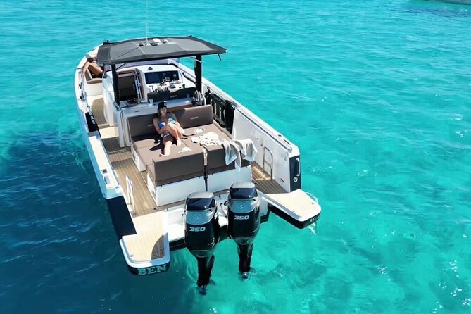 Private Morning Tour Fjord 38 Ben - Mangrove Cay and snorkeling depend on your priorities