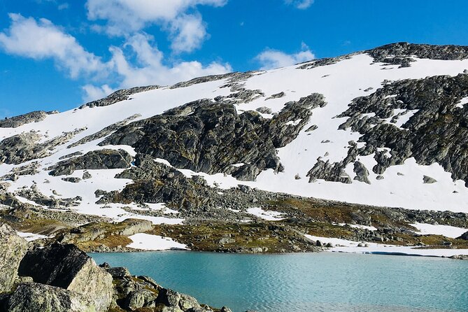 Private tour from Ålesund to Geiranger up to 15 people - Eagle Road turns the drive into an attraction