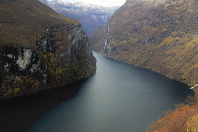 Private tour from Ålesund to Geiranger up to 15 people - Dalsnibba puts the fjord far below you