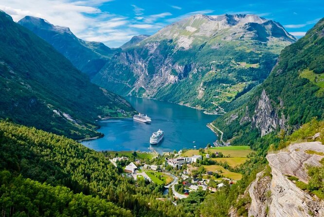 Private tour Geiranger and Glaciers 1 to 15 people - Key points at a glance