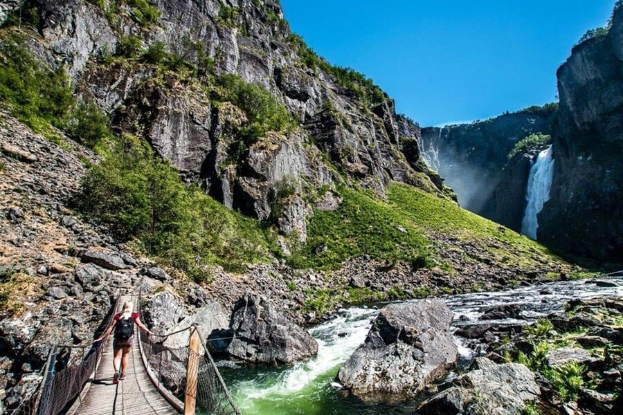 Private Tour-Hardangerfjord, Voss Gondol &4 Great Waterfalls - Why a private car changes the day