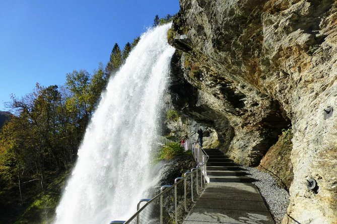 Private tour - Hardangerfjord, Voss Gondola & 4 Great Waterfalls - Lunch and one hour in Voss