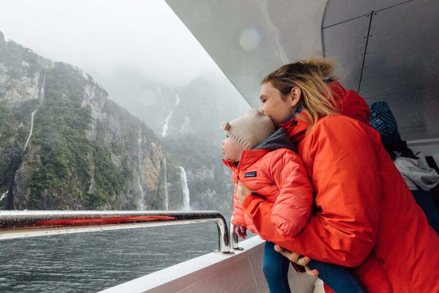 Queenstown: Milford Sound Coach & Cruise Full-Day Trip - Te Anau, photo stops, and the road into Fiordland