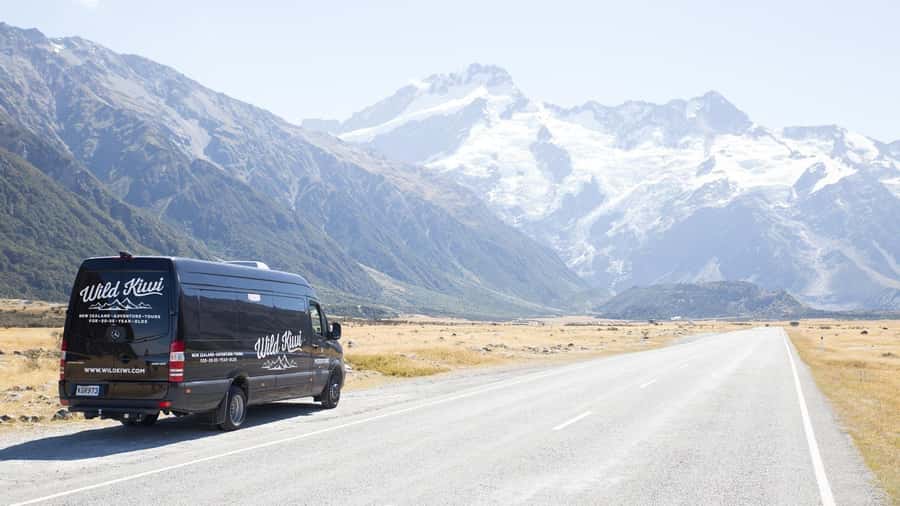 Queenstown: Milford Sound Day Trip - Cruise & Picnic Lunch - Eglinton Valley and the changing scenery