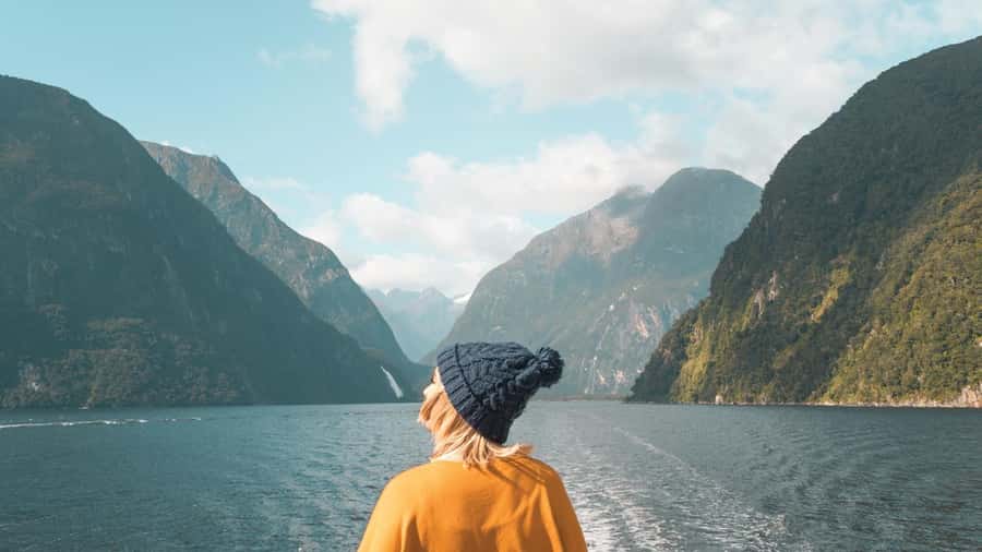 Queenstown: Milford Sound Day Trip - Cruise & Picnic Lunch - Mirror Lakes: a quiet first stop