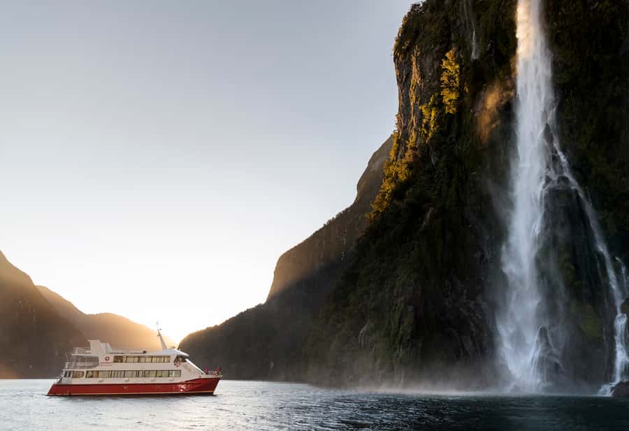 Queenstown: Milford Sound Flight and Cruise - Queenstown pickup and the short transfer