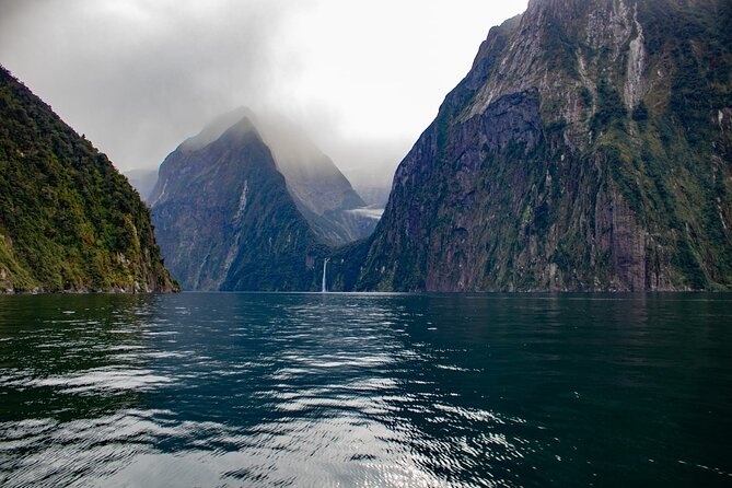 Queenstown to Te Anau via Milford Sound inc Cruise & Lunch - At a glance: what makes this day useful
