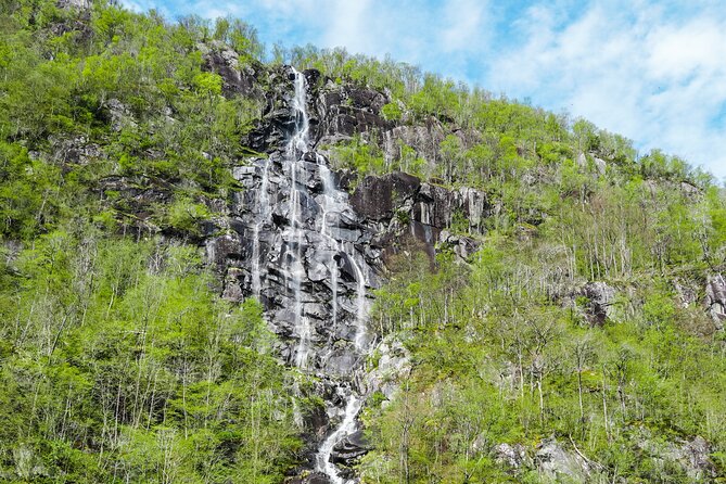 Scenic RIB adventure to Hardangerfjord & Fyksesund from Øystese - Who should book this ride?