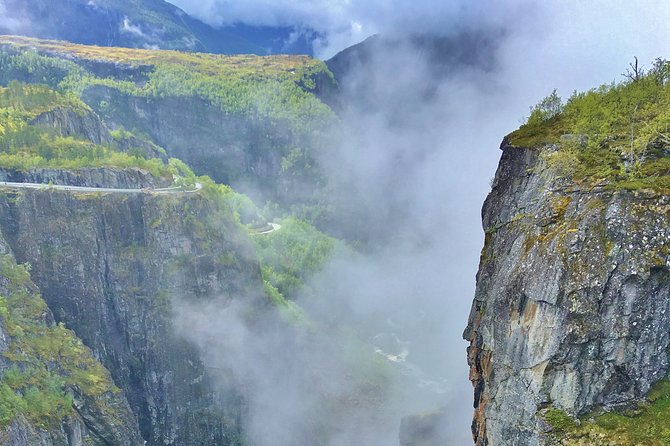 SEVEN WATERFALLS TOUR: Private roundtrip to the Hardanger Fjord, 12 hours - Eidfjord and the Hardangervidda Nature Center