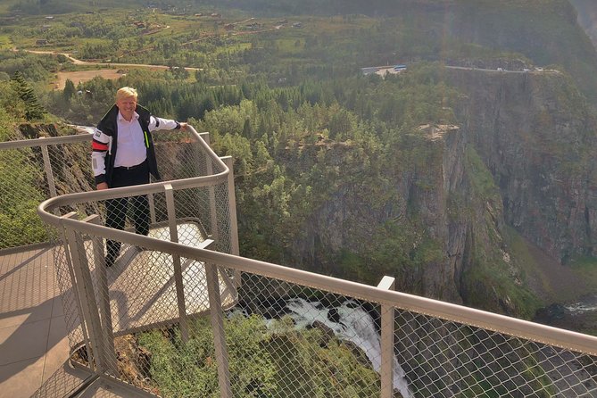 SEVEN WATERFALLS TOUR: Private roundtrip to the Hardanger Fjord, 12 hours - Husedalen and the waterfalls near Kinsarvik