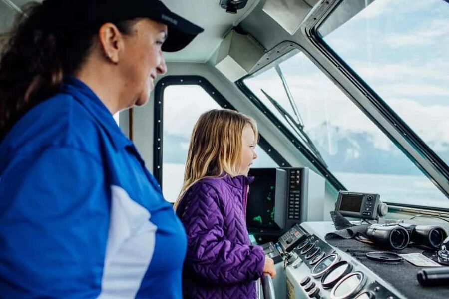 Seward: Kenai Fjords National Park Glacier & Wildlife Cruise - Wildlife watching: what you may see