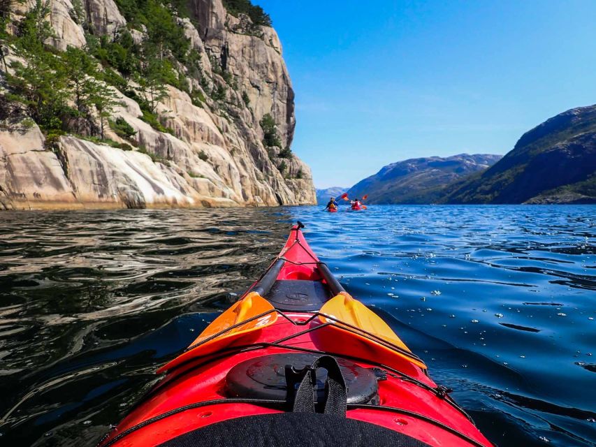 Stavanger: Guided Kayaking in Lysefjord - The first ten minutes: safety and paddling basics