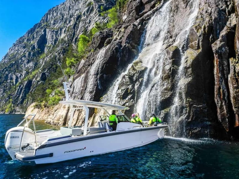 Stavanger: Guided Lysefjord Cruise to Pulpit Rock - Leaving Stavanger at speed