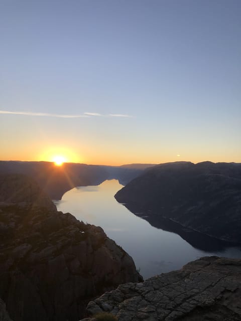 Stavanger: Preikestolen (Pulpit Rock) Guided Hike - From Stavanger to the trailhead