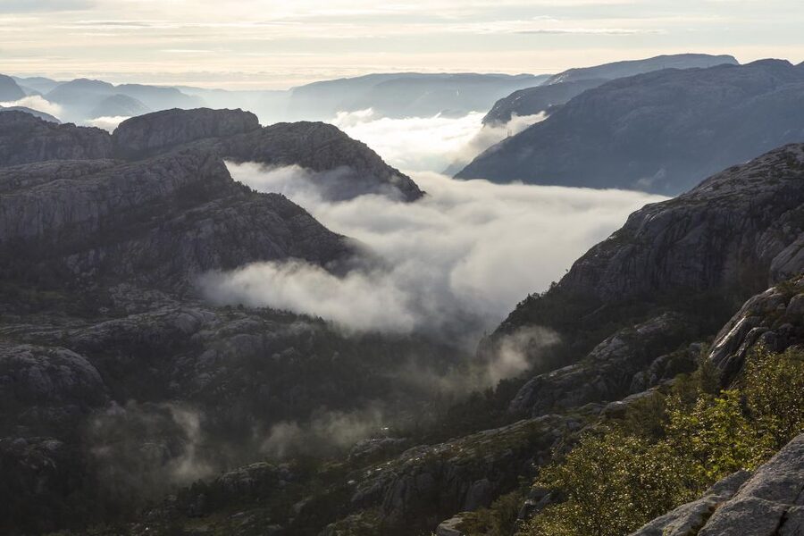 Stavanger: Preikestolen Sunrise Hike with Breakfast Buffet - The early pickup from Stavanger
