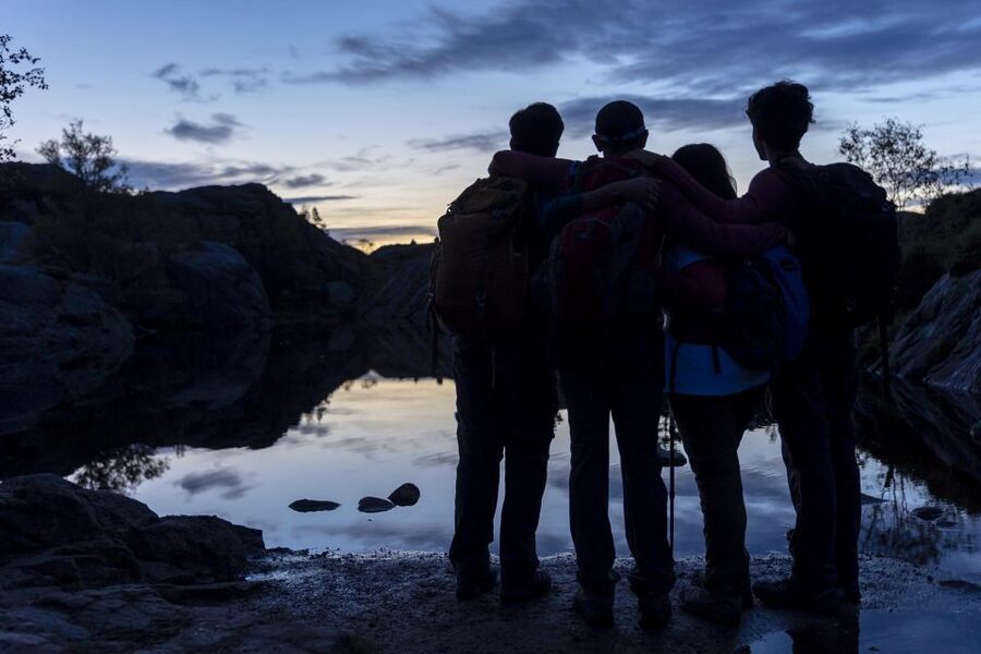 Stavanger: Preikestolen Sunrise Hike with Breakfast Buffet - What to wear for a Norwegian dawn