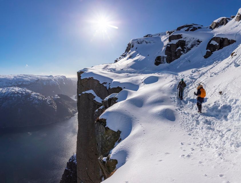 Stavanger: Preikestolen Winter Hike + Hot Lunch - Pickup from Stavanger and the road to the trailhead