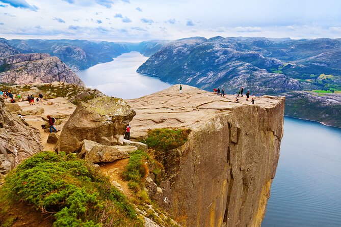 Stavanger Pulpit Rock Guided Private Hike with Hotel Pickup - Reaching the cliff and taking in the view