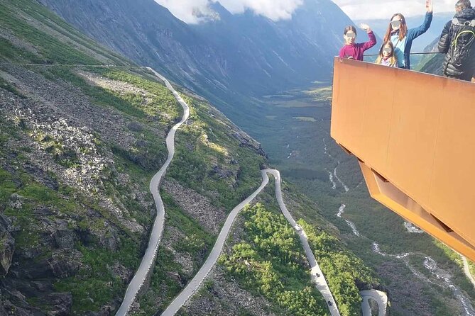 Trollstigen 100% Highlights Fjord to Troll 10 stops 16 seats max - Why this Ålesund to Trollstigen route works