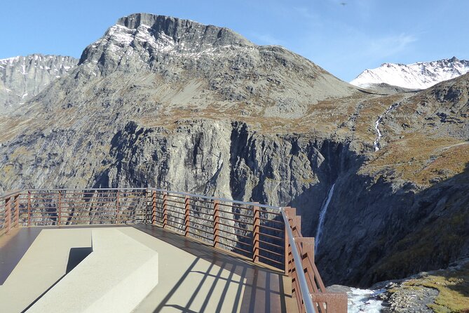 Trollstigen 100% Highlights Fjord to Troll 10 stops 16 seats max - Liabygda shows the fjord splitting toward two famous routes